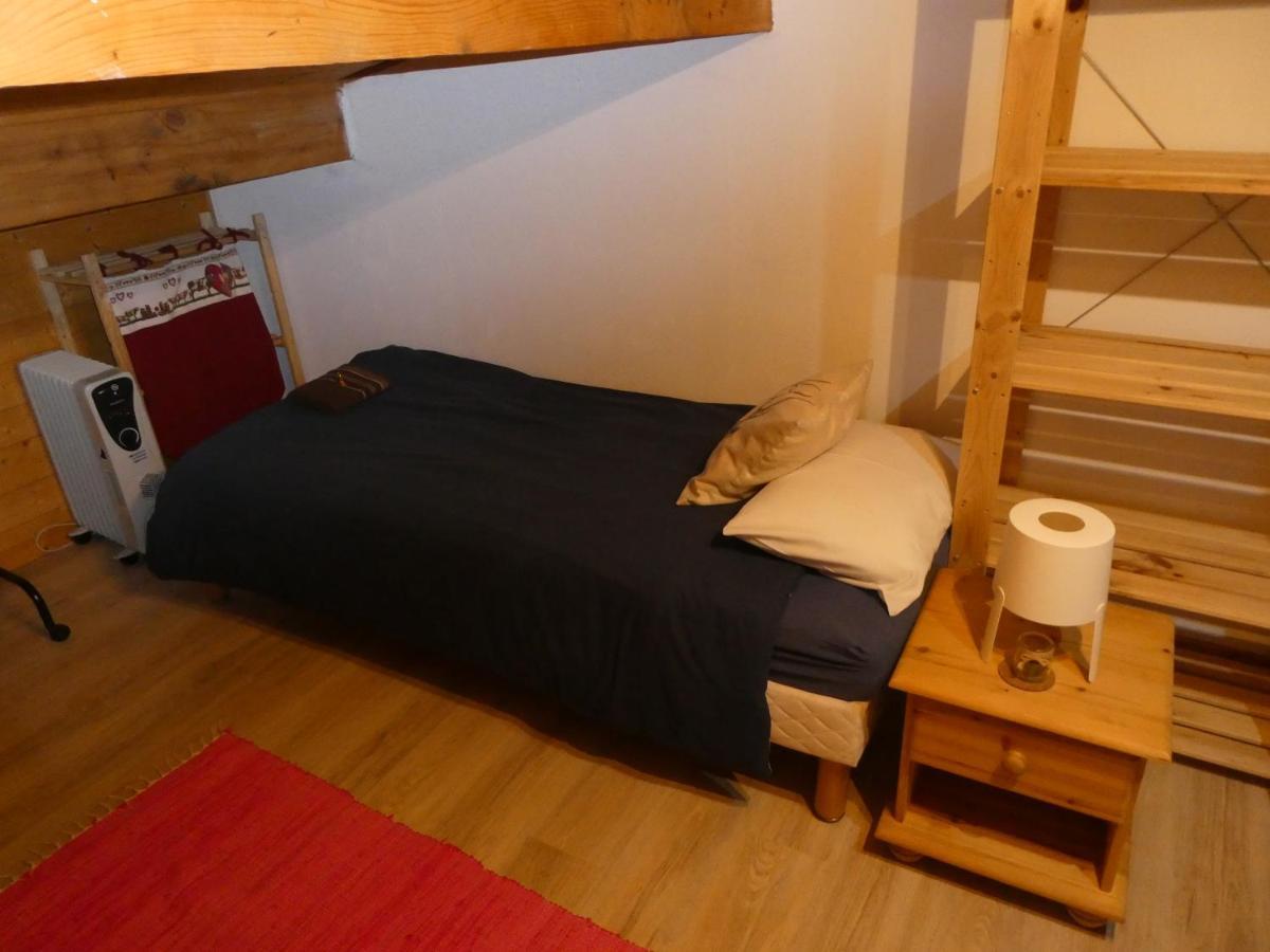 Central Hostel Châtel Esterno foto