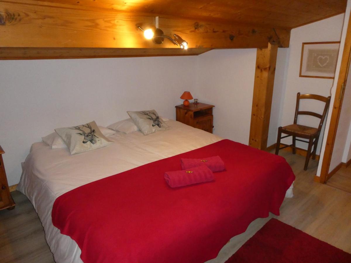 Central Hostel Châtel Esterno foto