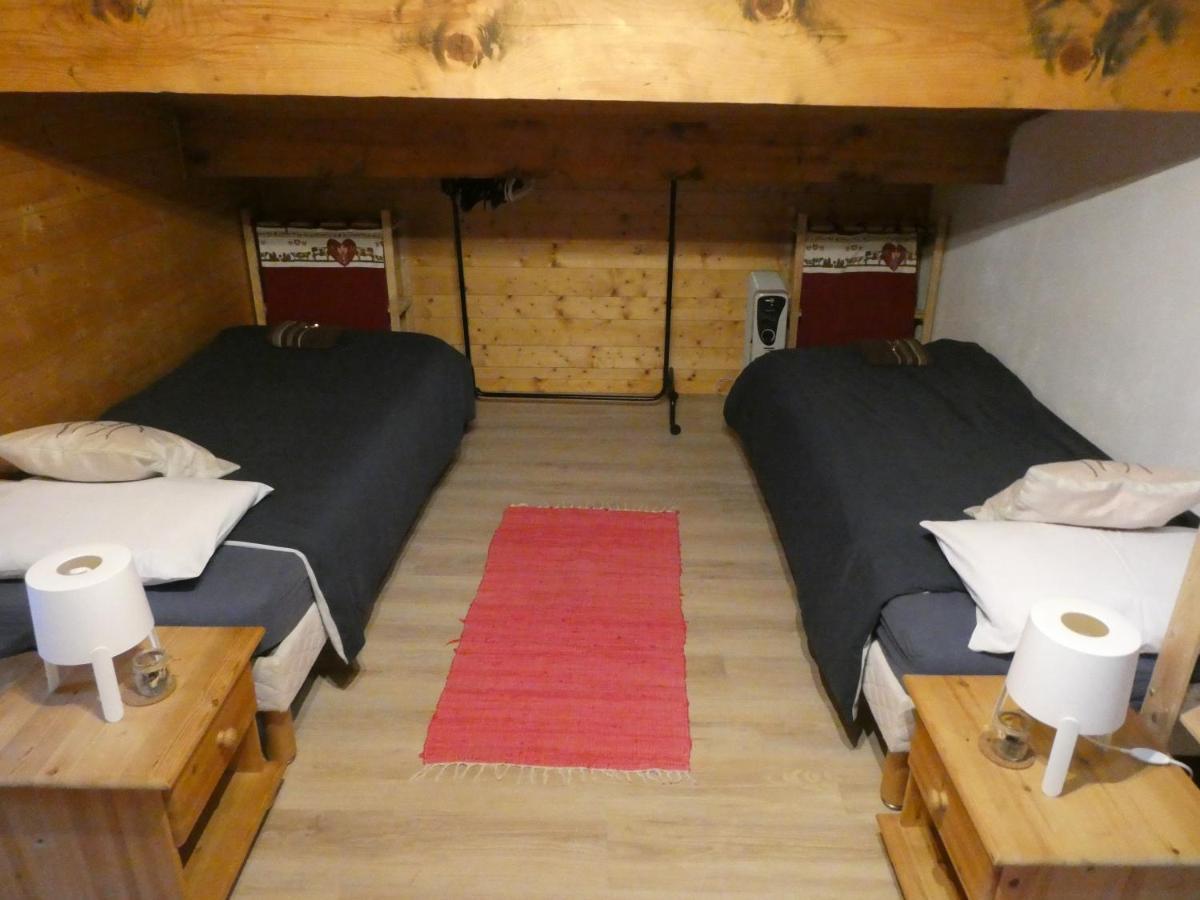 Central Hostel Châtel Esterno foto