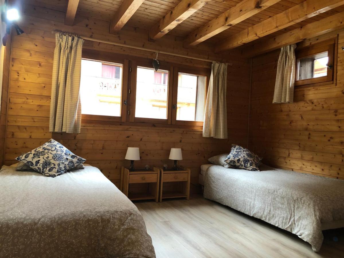 Central Hostel Châtel Esterno foto