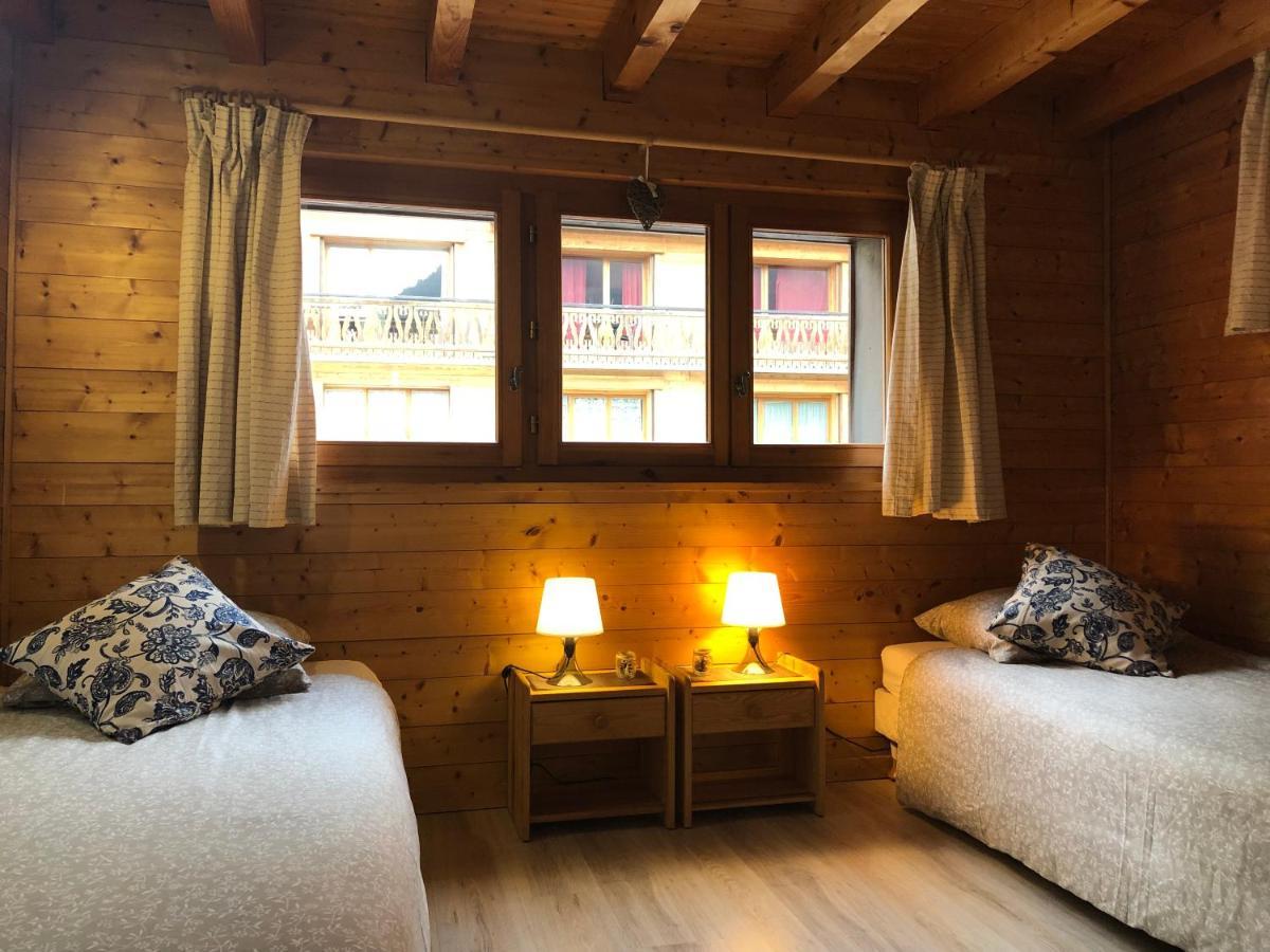 Central Hostel Châtel Esterno foto