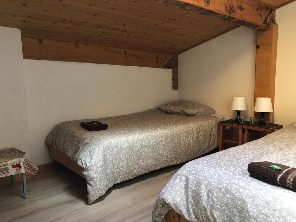 Central Hostel Châtel Esterno foto