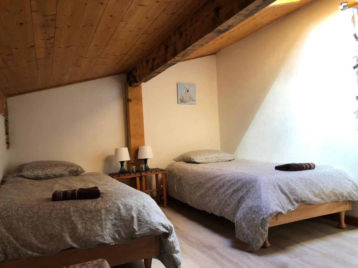 Central Hostel Châtel Esterno foto