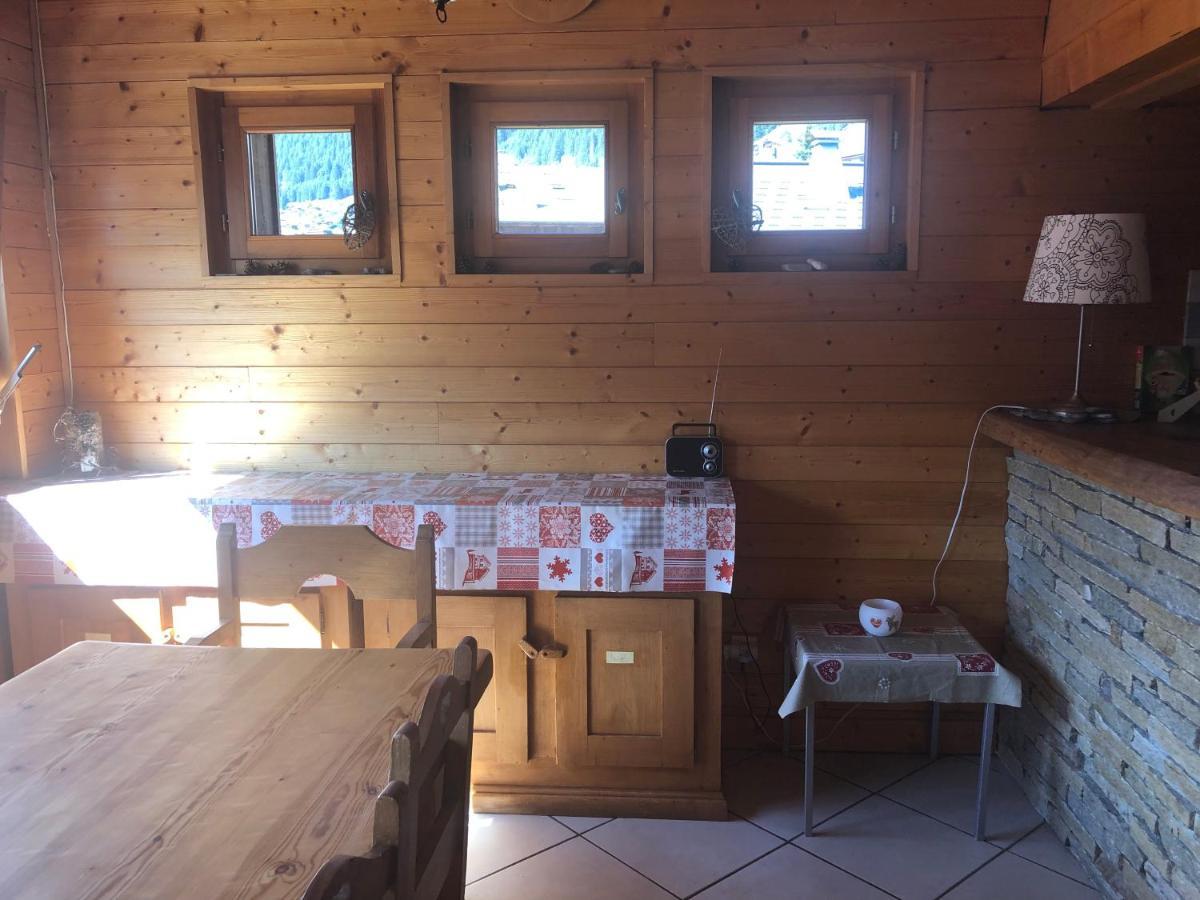 Central Hostel Châtel Esterno foto