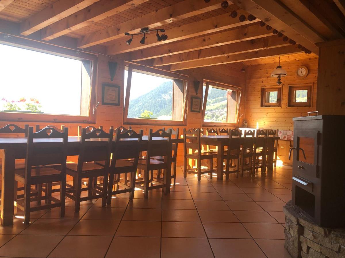 Central Hostel Châtel Esterno foto