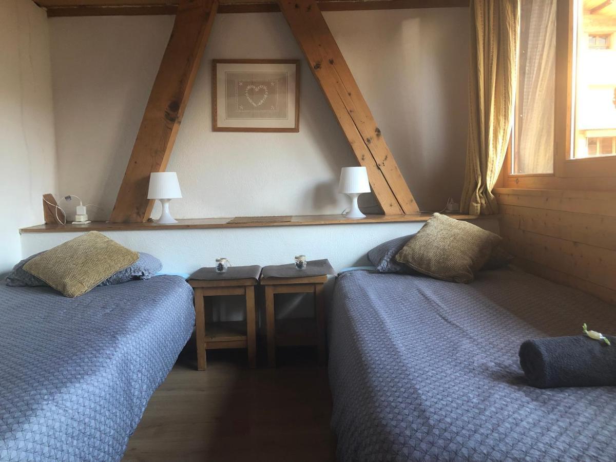 Central Hostel Châtel Esterno foto