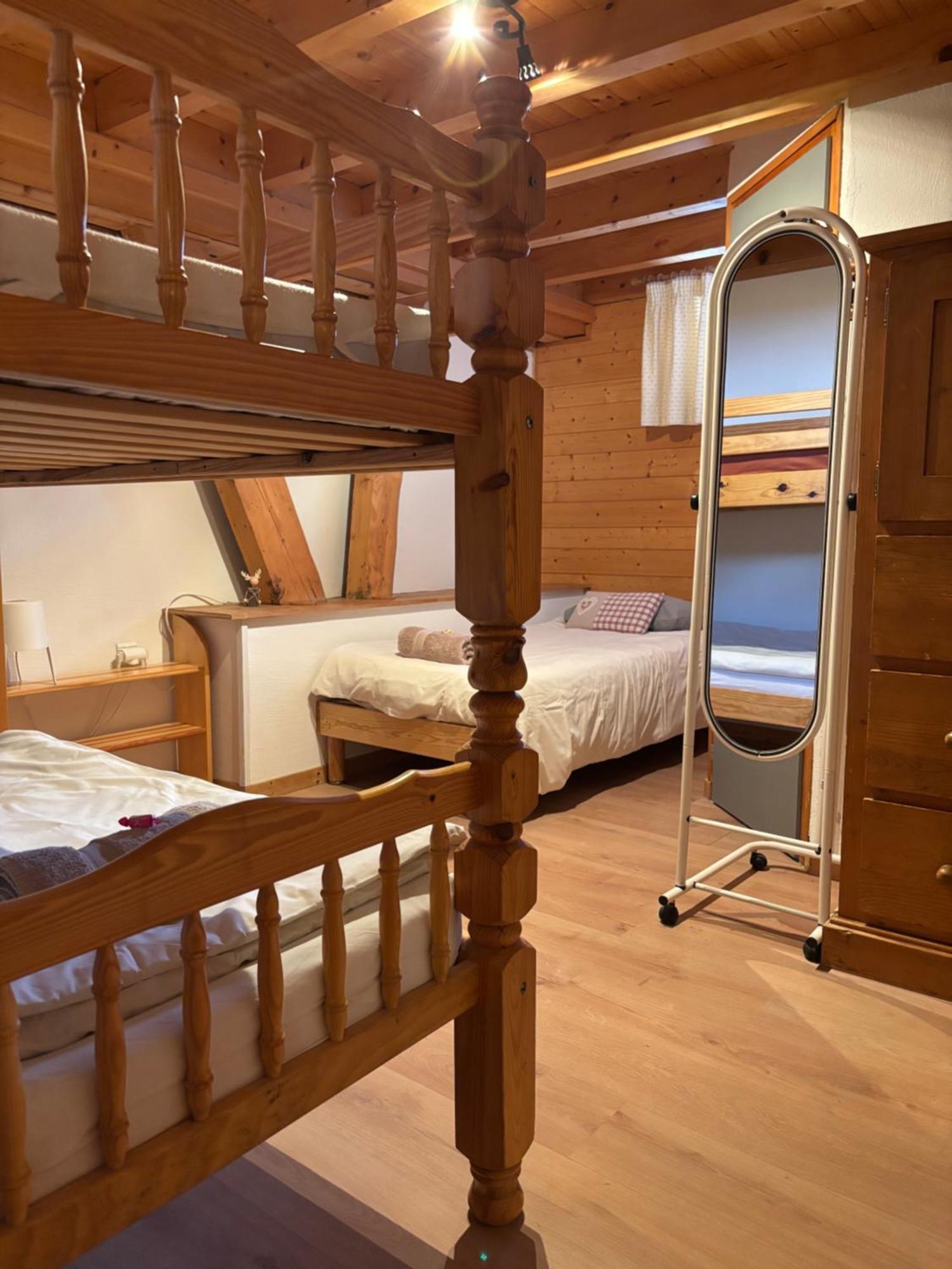 Central Hostel Châtel Esterno foto