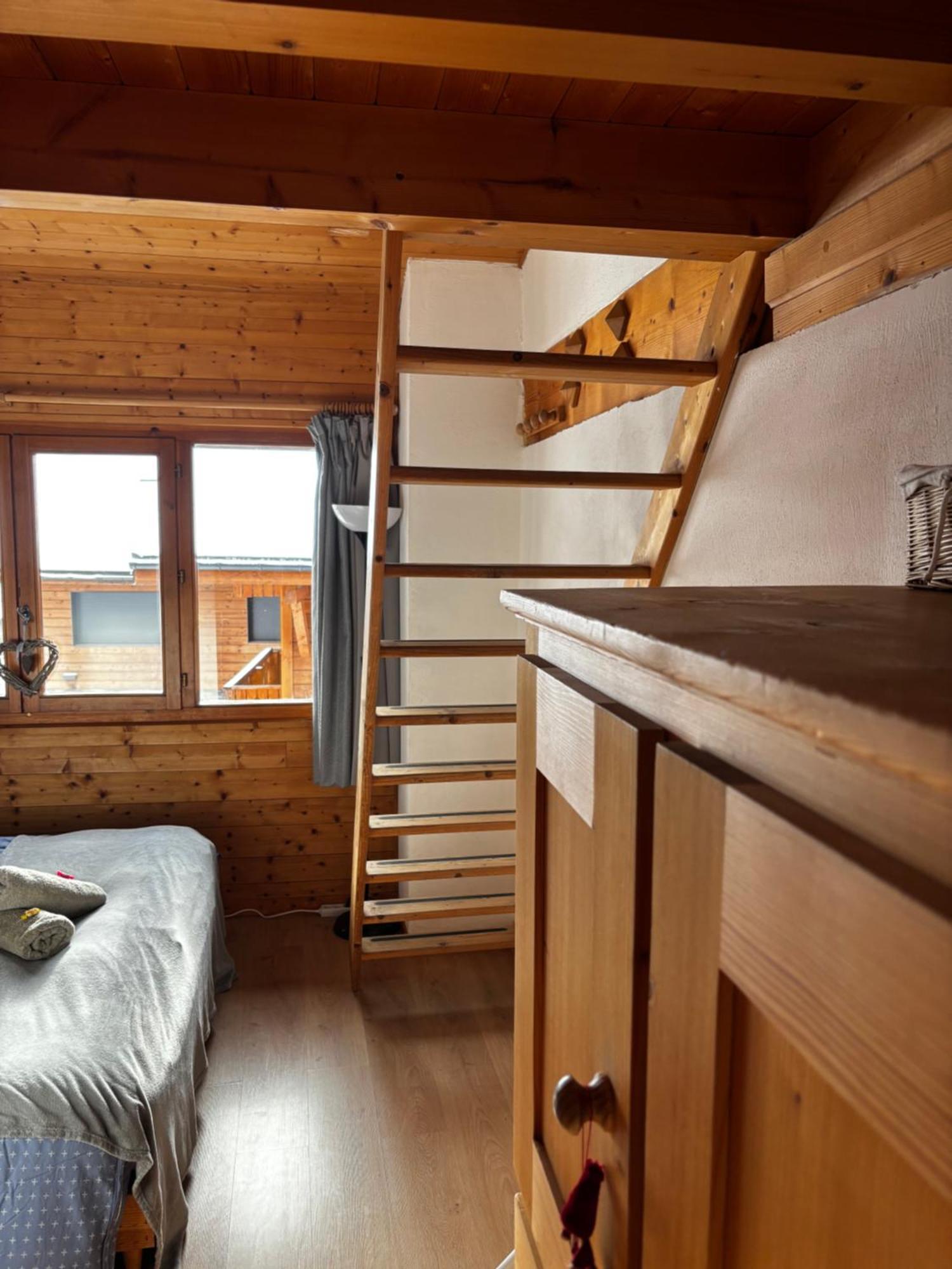 Central Hostel Châtel Esterno foto