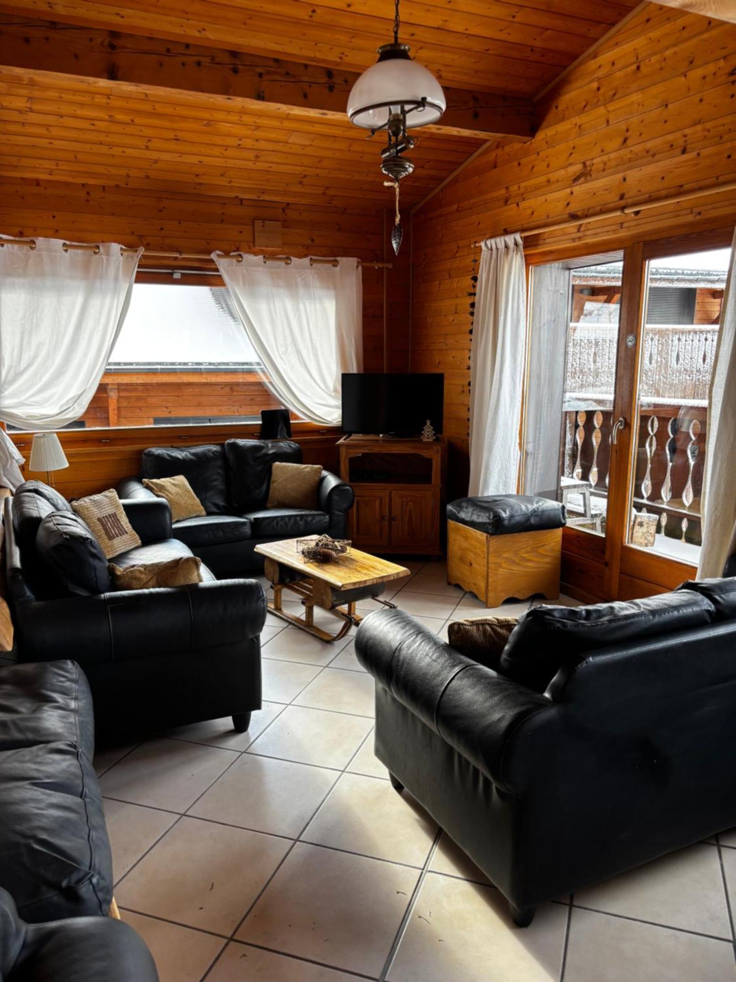 Central Hostel Châtel Esterno foto