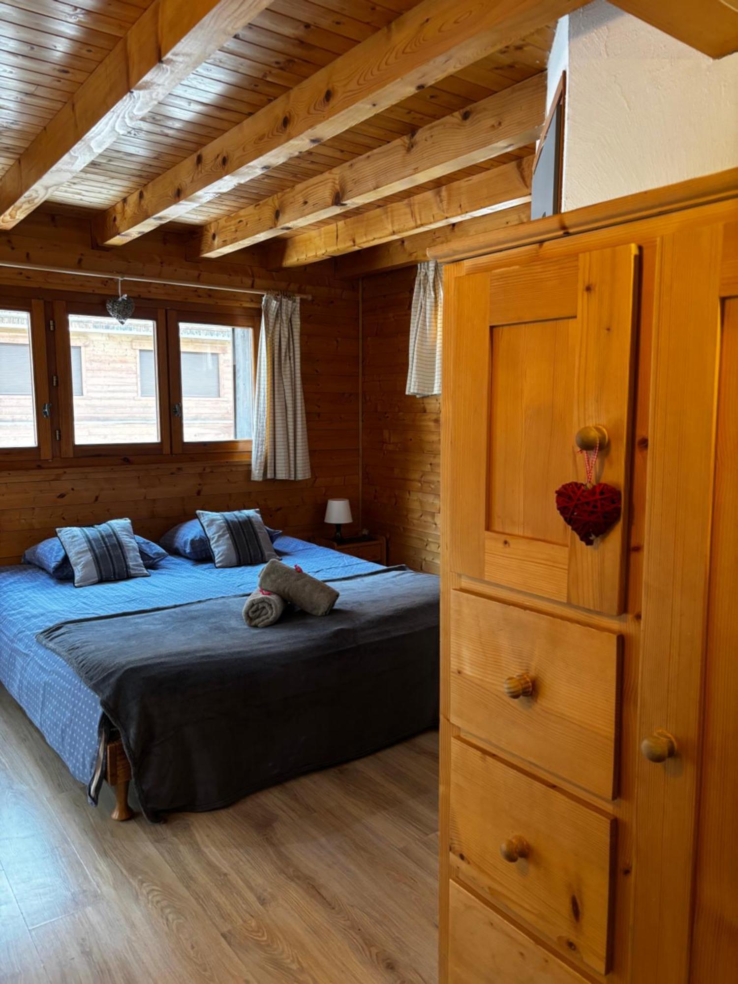 Central Hostel Châtel Esterno foto