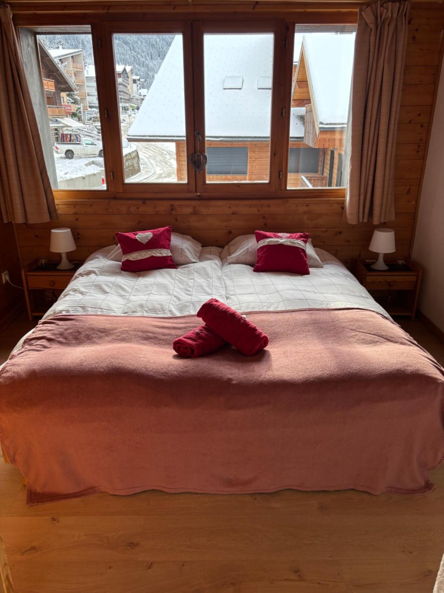 Central Hostel Châtel Esterno foto