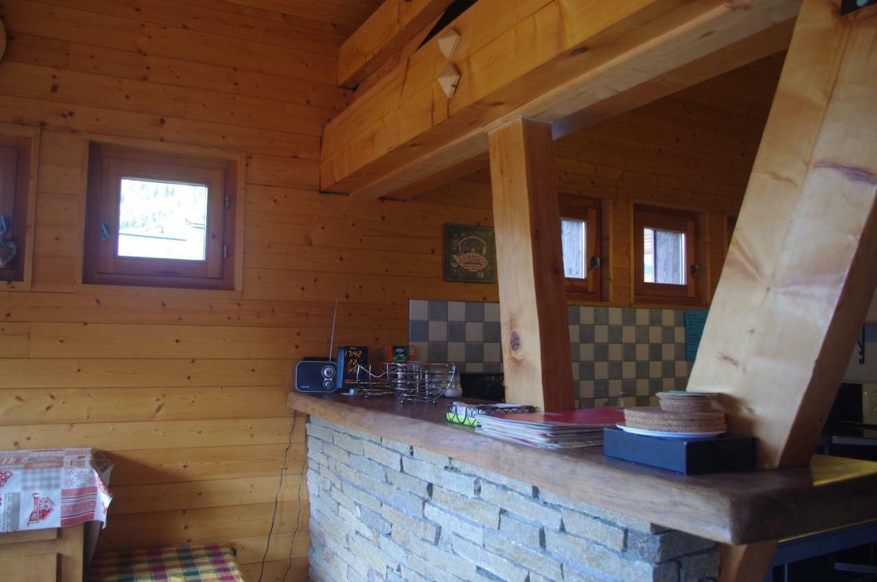 Central Hostel Châtel Esterno foto